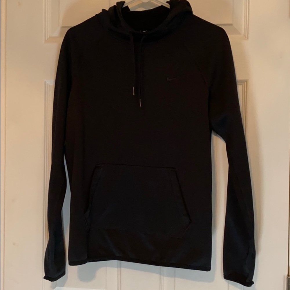 Small Nike thermal hoodie with finger holes small